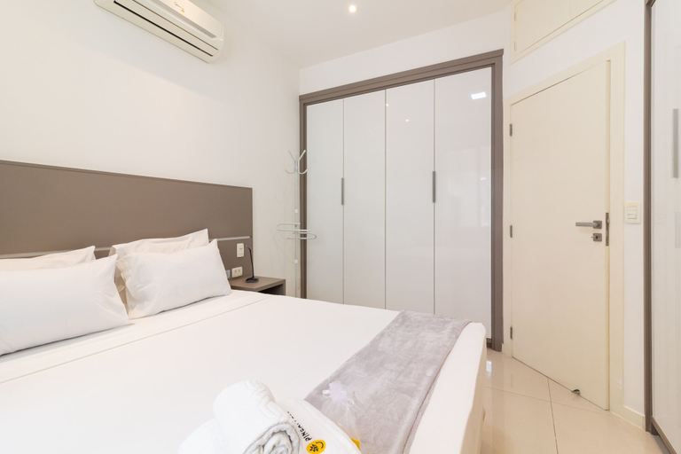 Room 3, Flat in Copacabana 3 Minutes From the Beach Nsc602, Rio de Janeiro