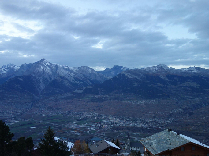View from property 2, Cozy Apartment Will Hill View, Sion