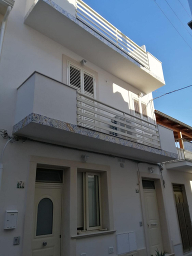 Others 4, Casa Mama, Syracuse