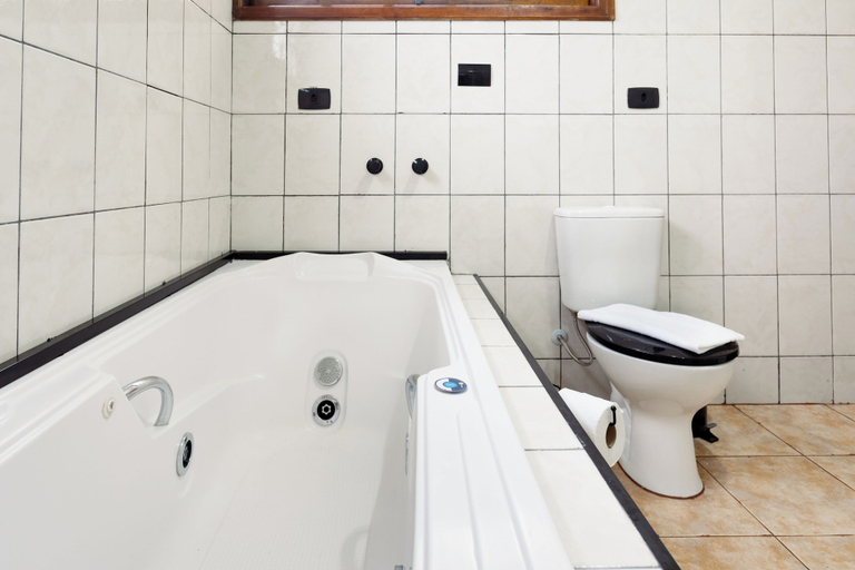 Bathroom 4, Pousada Casa de Campos Mountain by Concavus, Campo Limpo Paulista