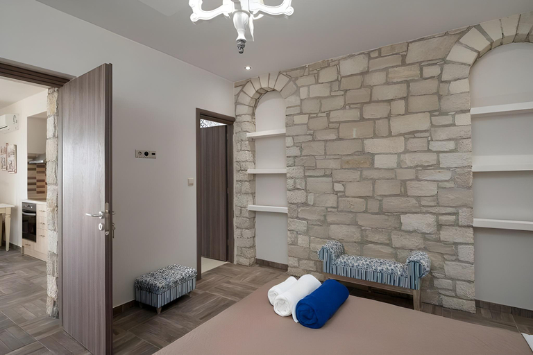 Others 2, Villa in Kamilari near Beach Pool, Faistos