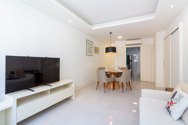Room 5, Flat in Copacabana 3 Minutes From the Beach Nsc602, Rio de Janeiro