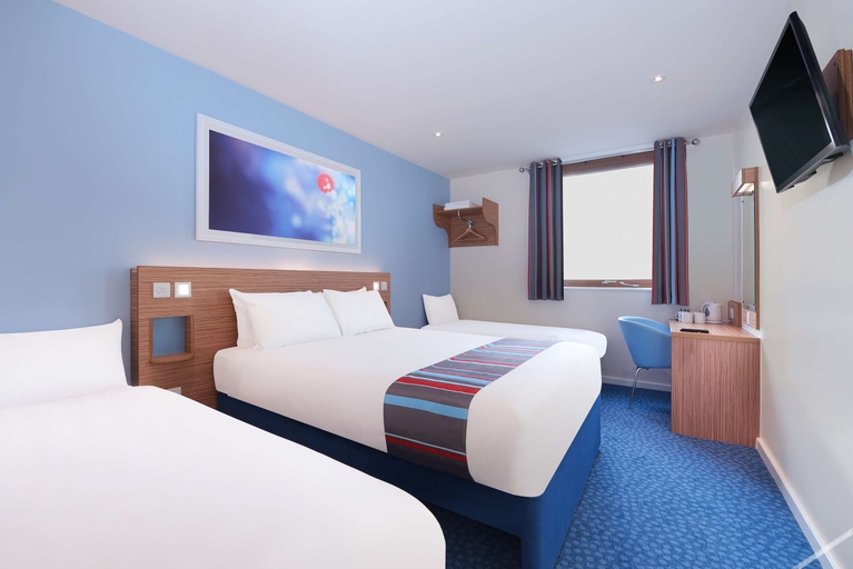 Bedroom 5, Travelodge Llanelli Central, Carmarthenshire