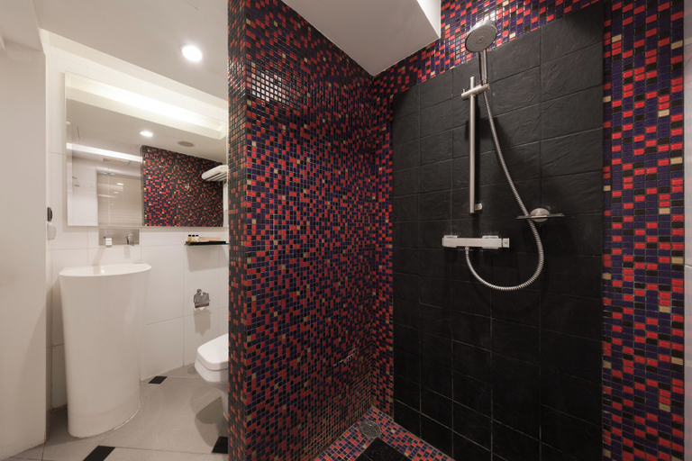 Bathroom 4, Skye Hotel Bangkok, Wattana