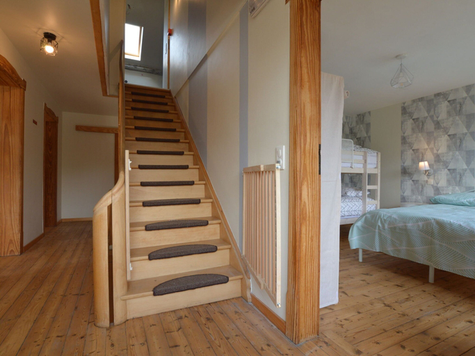 Room 4, Fine Holiday House with Sauna & Large Terrace near Malmedy, Liège