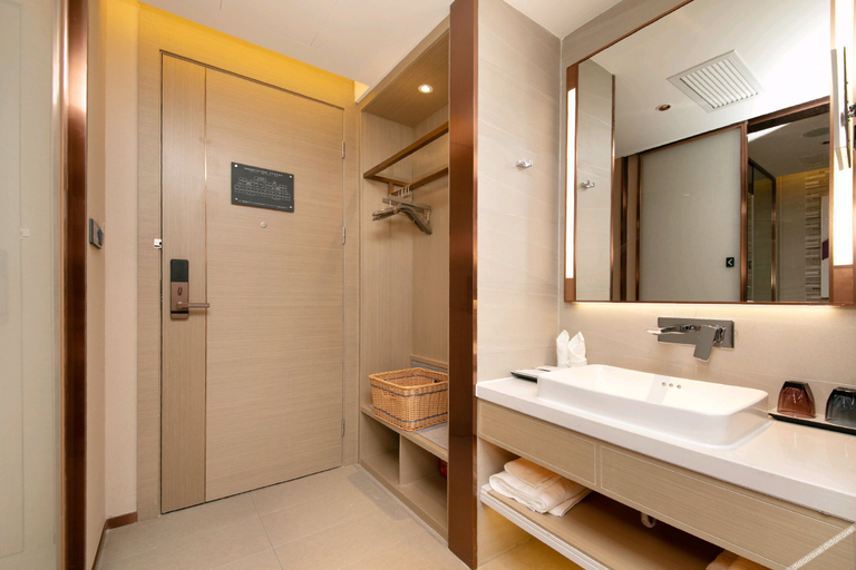 Bathroom 3, Lavande Hotel Jingzhou Yangtze University, Jingzhou