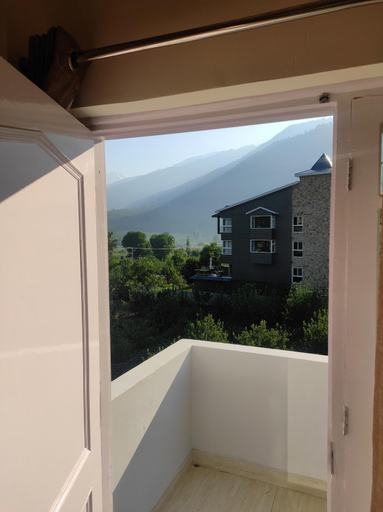 Others 4, The veteran house, Kullu