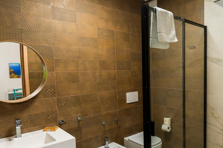 Bathroom 4, Greenlove, Napoli