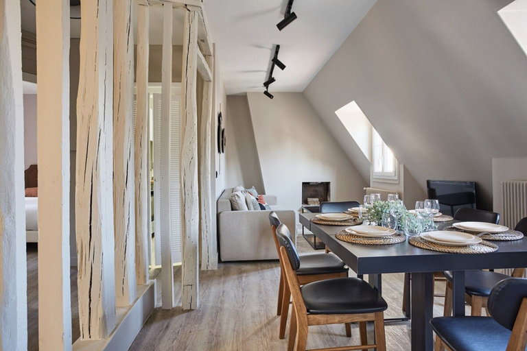 Dining 5, Sublim apartment Beaubourg/Le Marais, Paris