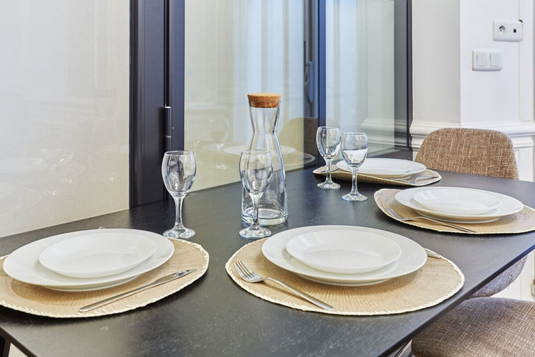 Others 5, Superb Apartment Louvre Saint Honorer, Paris