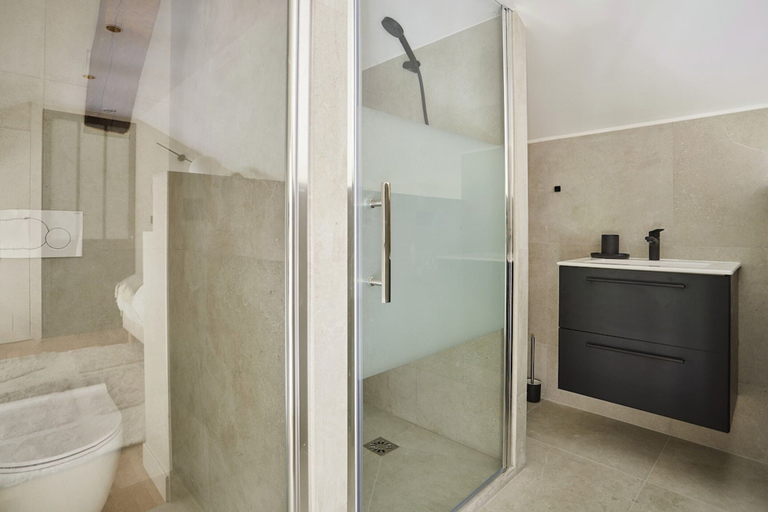Bathroom 2, Amazing Apartment Le Marais Center of Paris, Paris
