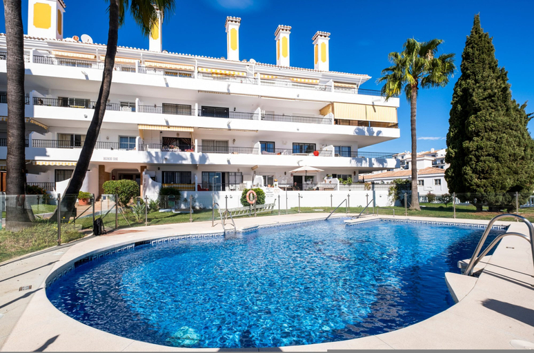 Room 5, Sunny Flat With Pool in Riviera del Sol - Ref 96, Málaga