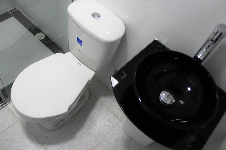 Bathroom 2, VALASIUK Sede San Fernando, Villavicencio