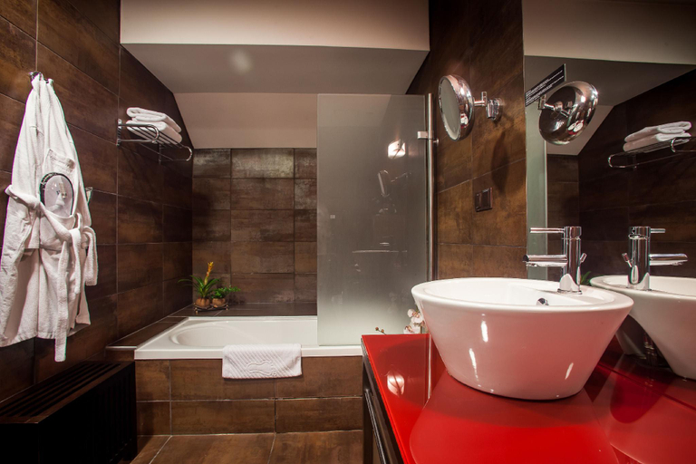 Bathroom 9