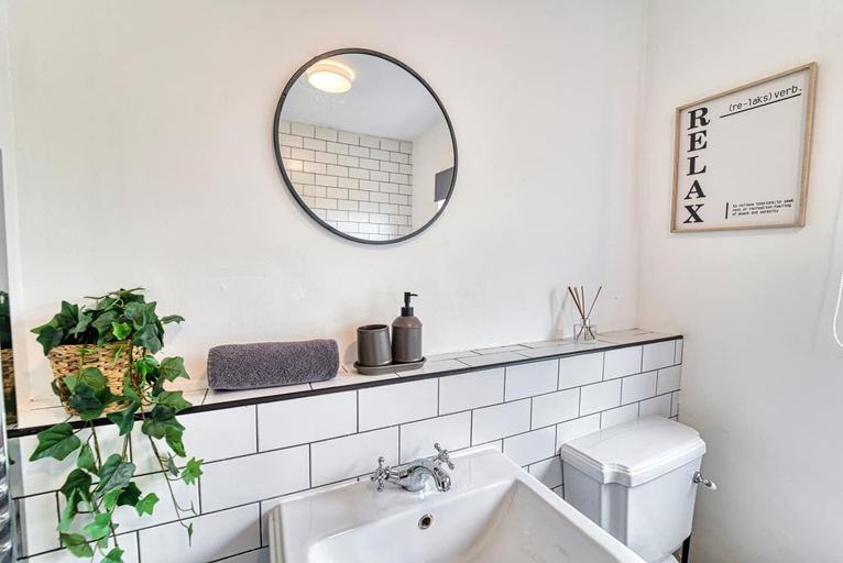 Bathroom 4, Host Stay Birches Barn, Wolverhampton