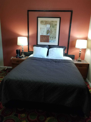 Bedroom 2, Western Motel, Imperial