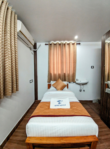 Bedroom 4, Skyry Hotels Singanallur, Coimbatore