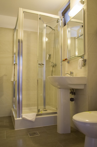 Bathroom 5, Bucovina Residence & SPA, Gura Humorului