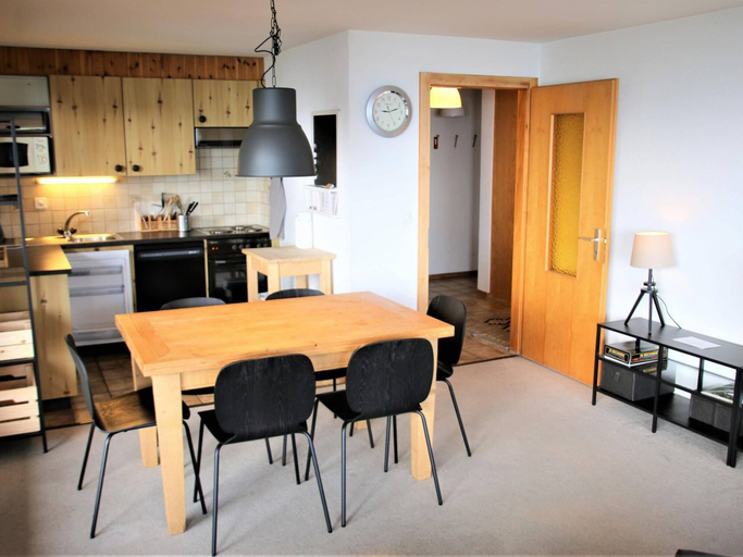 Private kitchen, Friendly Apartment With Mountain Views, Sion
