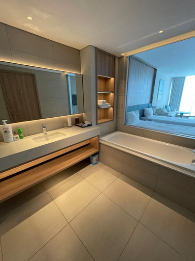 Bathroom 5, A La Carte Ha Long Bay Sea View Apartment, Hạ Long