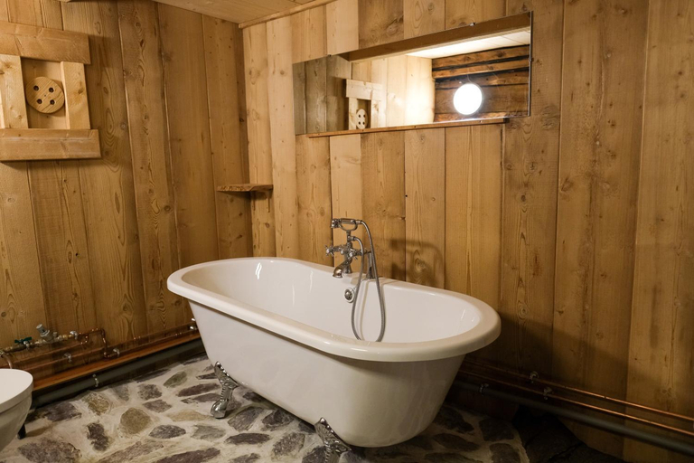Bathroom 2, Refuge Margot, Haute-Savoie