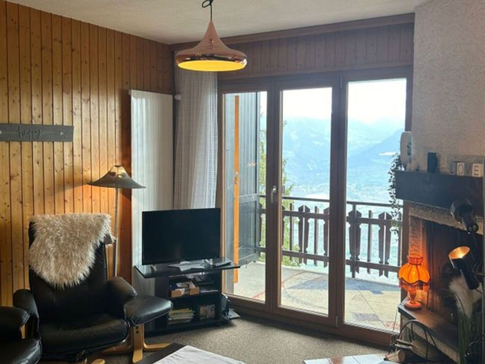 Living area 3, Ski Lift Apartment With Views, Sion