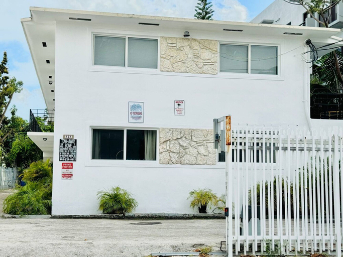 Room 4, Enjoy Miami Top Location Free Parking Book Now, Miami-Dade