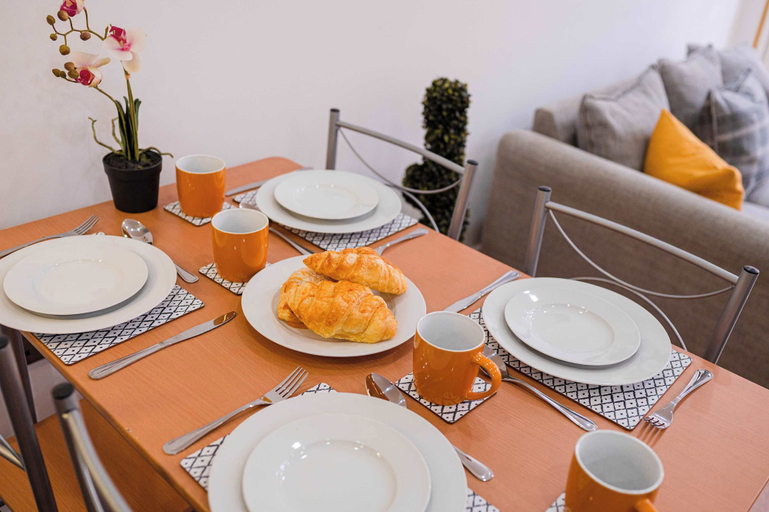 Room 2, Host Stay Maple Court, Suffolk