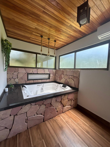Bathroom 4, Cabaña Mi Querido Viejo, Juan Emilio O'Leary