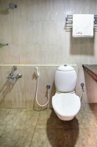 Bathroom 5, Stayz Inn near Marina Beach, Chennai