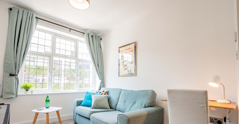 Room 5, Host Stay Croydon Road Dwelling, Surrey