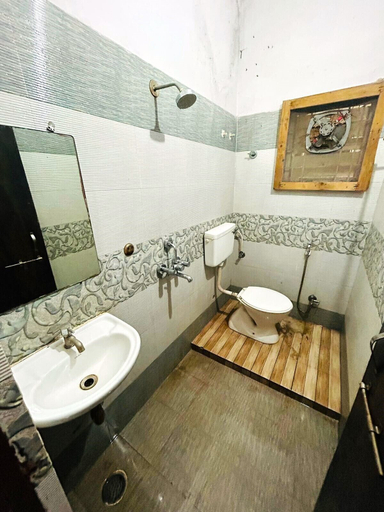 Bathroom 2, Hotel Crib Inn, Bhopal