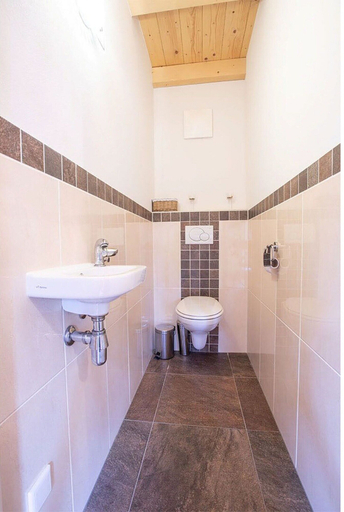 Bathroom 5, Chalet Hochkrimml with sauna on the ski slope, Zell am See