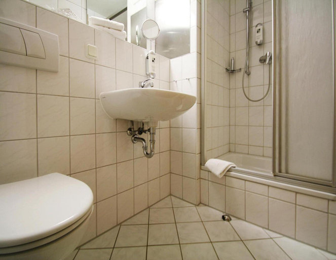 Bathroom 3, Wohnung in Tanne mit Einem Gemeinsamen Pool, Harz