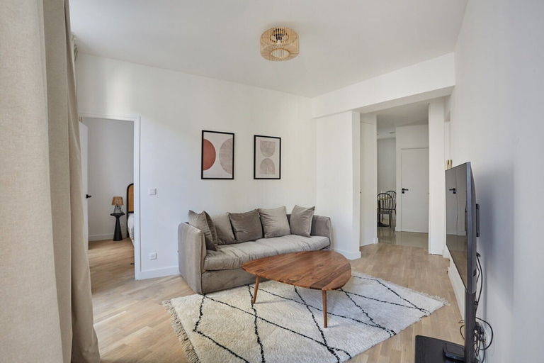 Living area 5, Modern Apartment Matignon Champs Elysees, Paris