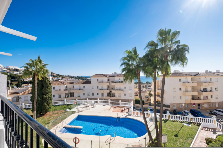Room 4, Sunny Flat With Pool in Riviera del Sol - Ref 96, Málaga