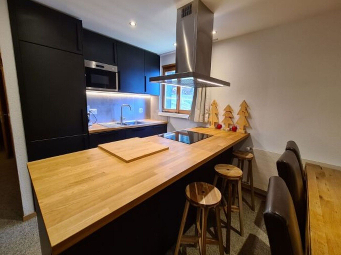 Private kitchen 5, Apartment With Alpine Gateway, Sion