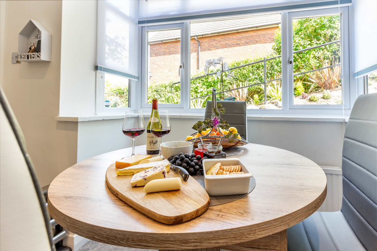 Room 2, Host Stay Farningham Residence, Surrey