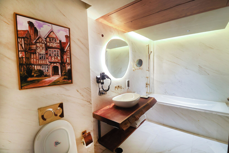 Bathroom 5, Auradoon Dehradun - By Leisure Hotels, Dehradun