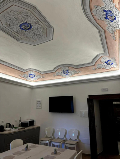 Others 3, Villa Amanda, Massa Carrara
