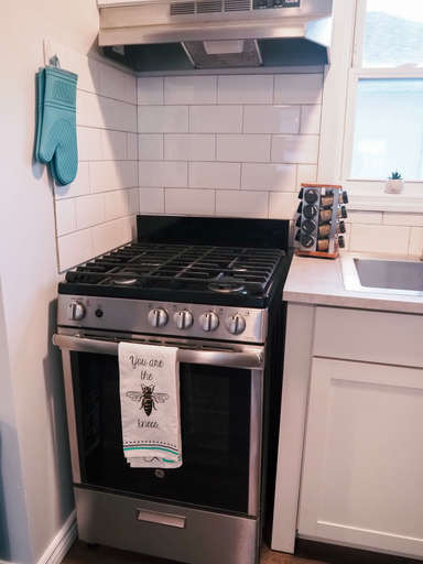 Room 5, Apartment w Private Balcony Close to Beach, Nassau