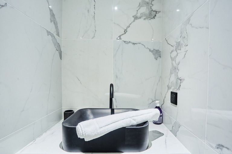 Bathroom 4, New Flat Terrace Centre de Paris Bourse, Paris