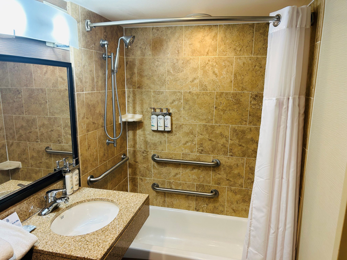 Bathroom 12
