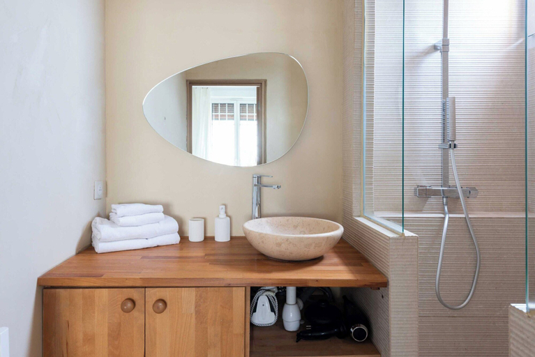 Bathroom 4, Nice apartment Juan-Les-Pins - 300m Beach, Alpes-Maritimes