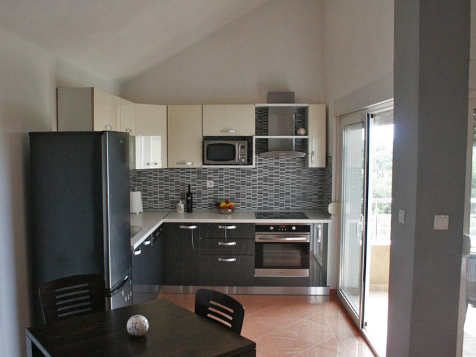 Others 2, Apartments Kristina, Milna