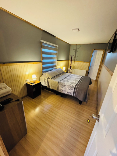 Bedroom 3, Cipreses, Última Esperanza
