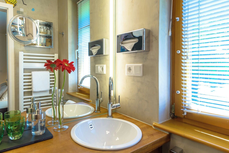 Bathroom 3, Hotel Schindlerhof, Nürnberg