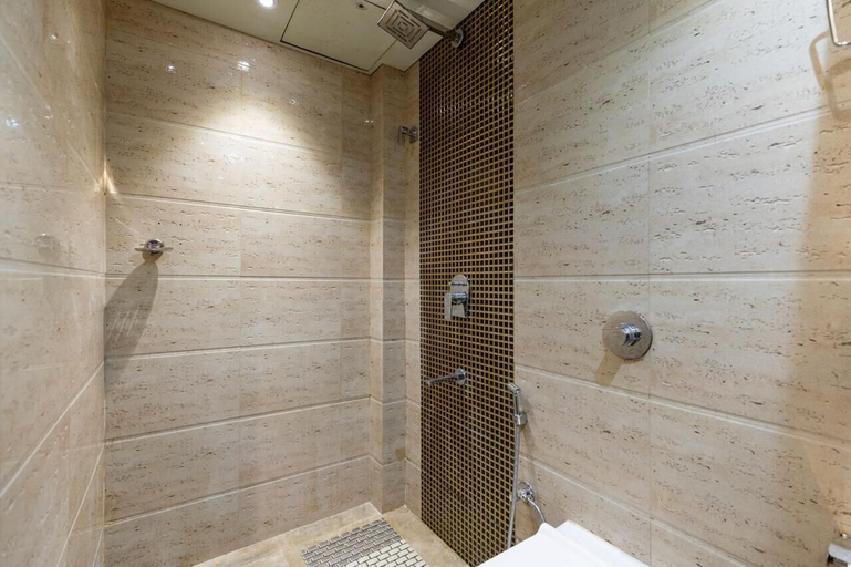 Bathroom 4, Hotel Suites Inn, Mumbai Suburban
