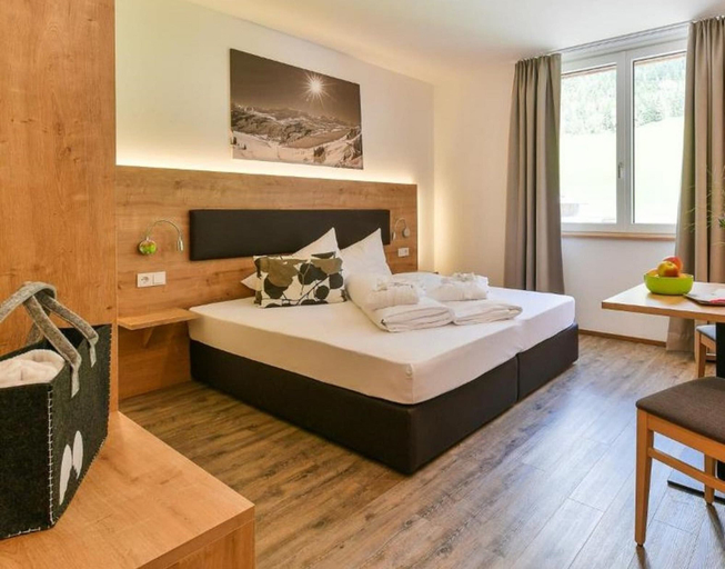 Bedroom 2, Nice Apartment in Klosterle am Arlberg With Garden, Bludenz
