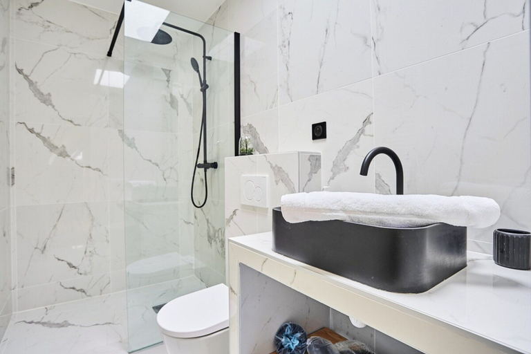 Bathroom 5, New Flat Terrace Centre de Paris Bourse, Paris